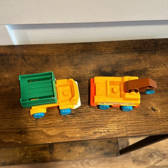 Vintage Playskool Pickup Dump Crane Farm Truck Yellow Cab Green Bed Blue Wheels - Picture 3 of 7